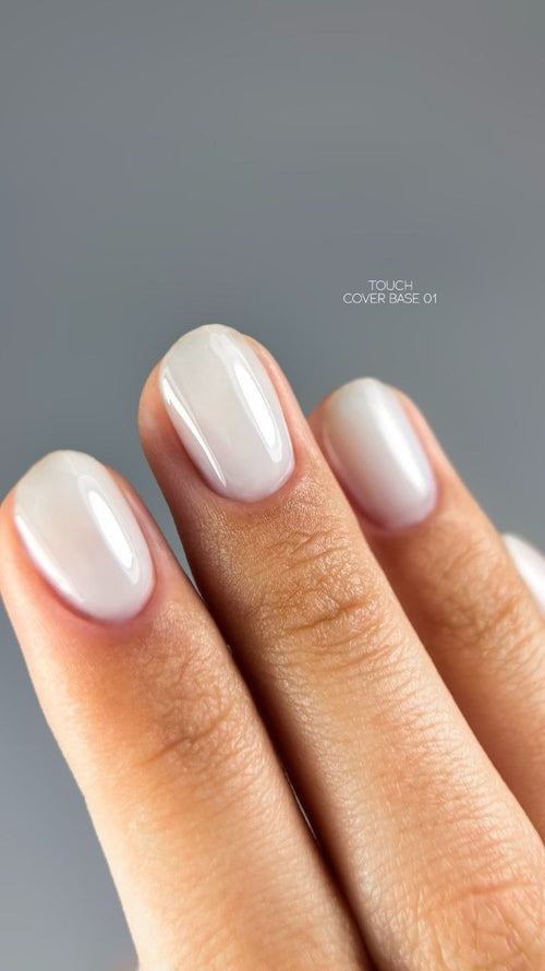 Cover base 01, 13 ml
